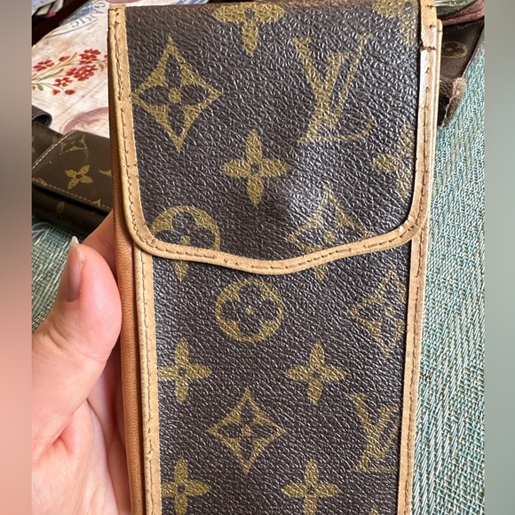 Vintage Louis Vuitton wallets and glasses case - Picture 5 of 11